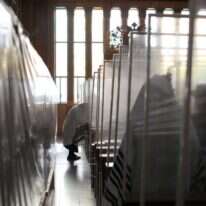 בית כנסת בירושלים מחולק לקפסולות. | EPA