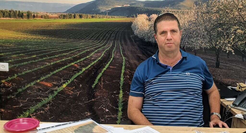 "גם בזמן סגר ממושך, אנשים לא מוותרים על אוכל". ניצן אבירם בקיבוץ מירב, השבוע. | יאיר קראוס