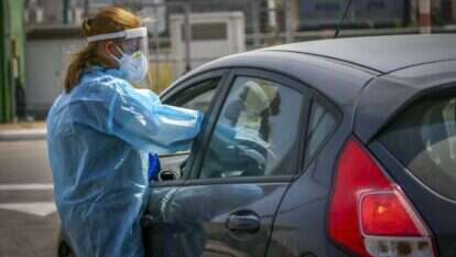 עמדת "היבדק וסע" בלוד. | יוסי אלוני, פלאש 90