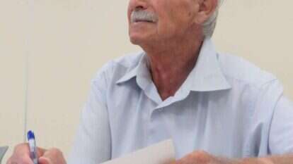 "בכל מקום שהיה, גם בהיותו כבר איש מבוגר, היה מלהיב גם את הצעירים לשיר, לרקוד, להתלהב". בנימין יוגב - בוג'ה. | באדיבות מכון שיטים - ארכיון החגים הקיבוצי "בכל מקום שהיה, גם בהיותו כבר איש מבוגר, היה מלהיב גם את הצעירים לשיר, לרקוד, להתלהב". בנימין יוגב - בוג'ה. | באדיבות מכון שיטים - ארכיון החגים הקיבוצי