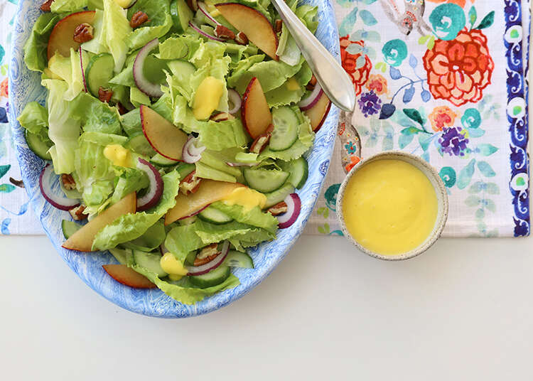 סלט חסה עם רוטב מנגו ממכר. | אפרת ליכטנשטט סלט חסה עם רוטב מנגו ממכר. | אפרת ליכטנשטט