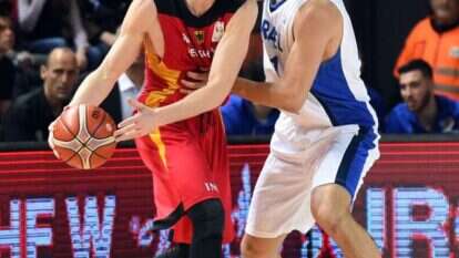 מקווה להיות שותף. גינת במדי הנבחרת. | גטי אימג'ס