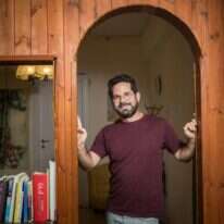 שי דוידס, מטפל מוסמך ברפואה סינית. | יונתן זינדל, פלאש 90