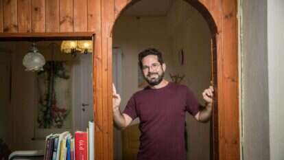 שי דוידס, מטפל מוסמך ברפואה סינית. | יונתן זינדל, פלאש 90