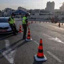 מחסום משטרתי בירושלים אוכף את הסגר. ספטמבר 2020. | AFP