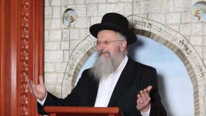 הרב שמואל אליהו. | מרים צחי