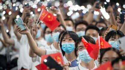 במדינה יש יותר ממיליארד טלפונים ניידים, שכולם למעשה חיישנים מתוחכמים. | AFP