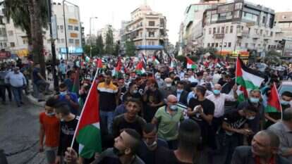 הפגנה ברמאללה לציון 20 שנה לאינתיפאדה. | AFP