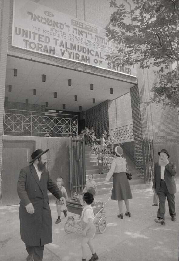 אפס הכרת תודה לציונות. ישיבה של חסידי סאטמר בניו־יורק. | גטי אימג'ס אפס הכרת תודה לציונות. ישיבה של חסידי סאטמר בניו־יורק. | גטי אימג'ס
