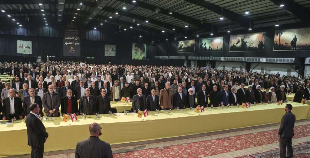 כנס היערכות לבחירות של ראשי רשויות מקומיות וחברי מועצות המזוהים עם חיזבאללה במעמד סגן מזכ"ל הארגון, שייח' נעים קאסם, פברואר 2018. | EPA