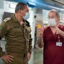 סגן הרמטכ"ל אלוף אייל זמיר בבית חולים רמב"ם בחיפה. | דובר צה"ל