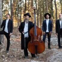 "רוצים לדעת שנגענו בנשמות". מימין: יוסי לוי, משה אלמכיאס, עופר שניידר, תום לב. | גלעד בר שלו