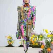 שוטינג קיו. | Lacuna Studios