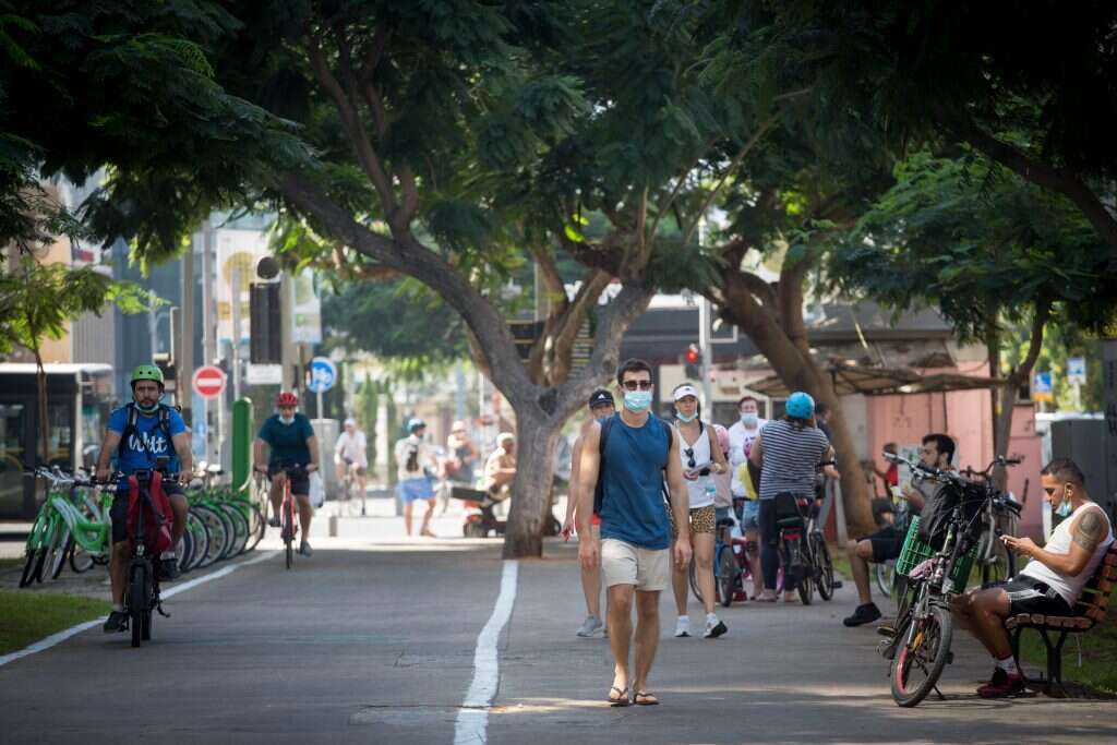 רחוב בימי הקורונה. | מרים אלסטר, פלאש 90
