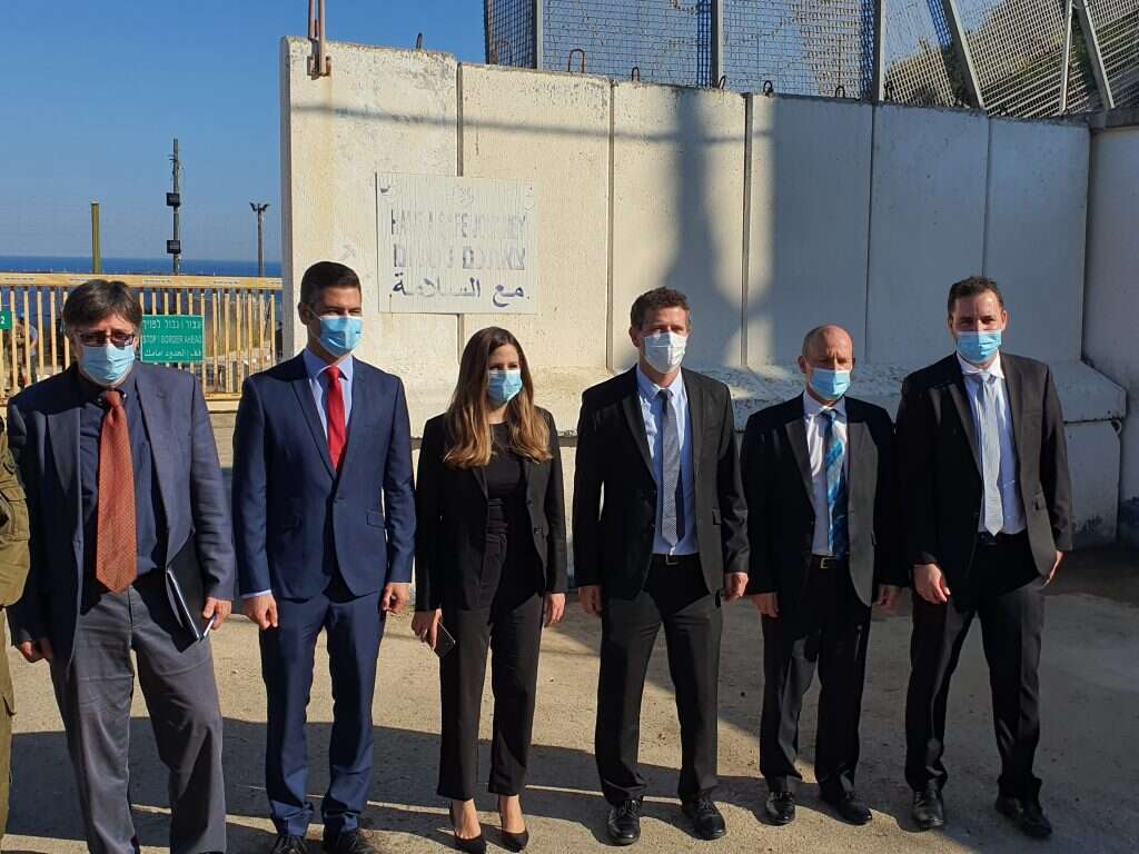המשלחת הישראל בגבול לבנון, עם פתיחת המגעים. | לשכת שר האנרגיה