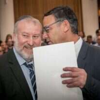 ניצן ומנדלבליט. | אוליבייה פיטוסי, פלאש 90