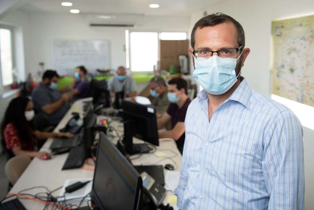 ראש המועצה ישראל גנץ. | שריה דיאמנט