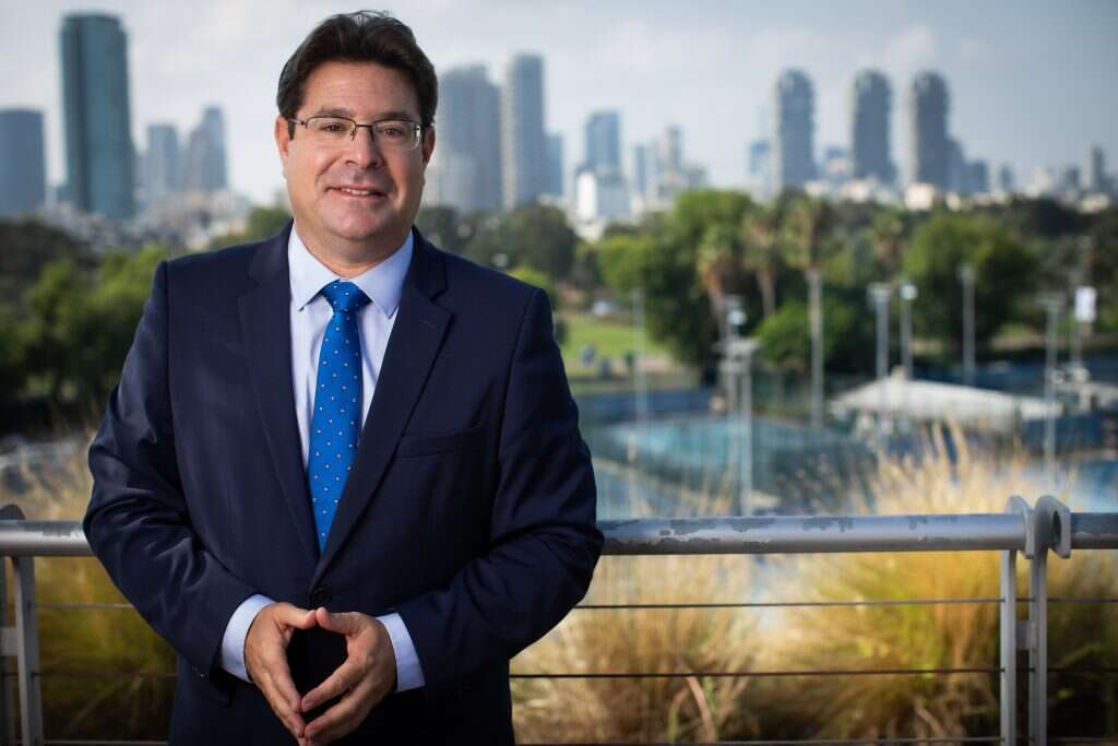 השר אופיר אקוניס. | אריק סולטן