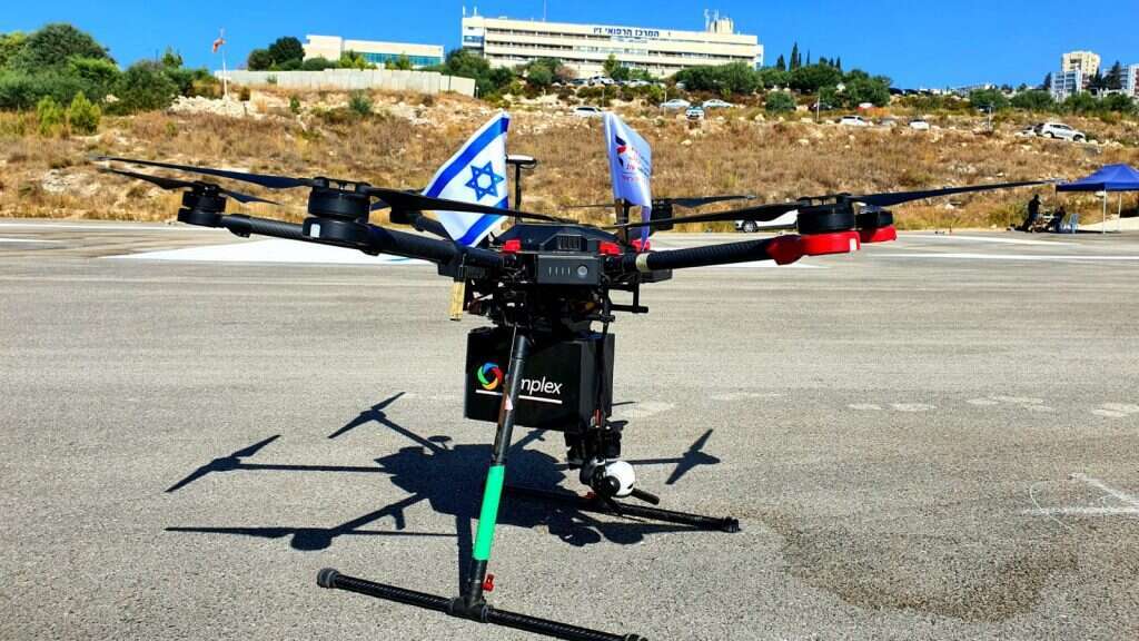 עד 5 ק"ג. הרחפן במהלך הניסוי. | אשר אלמקיס