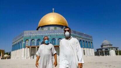 מבקרים ערבים בהר הבית. | AFP