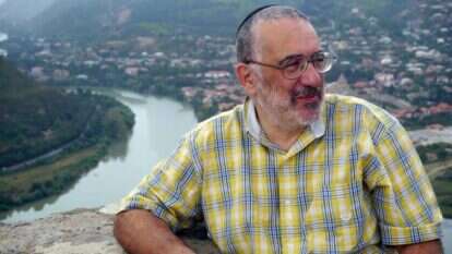 הוא היה אותו חוקר שהקהל הרחב לא ממש מכיר, אבל החוקרים לוחשים את שמו ביראה ובידיעה כי מדובר על גאון של ממש. ד"ר מיכאל שניידר. | אורלי ספוז'ניקוב