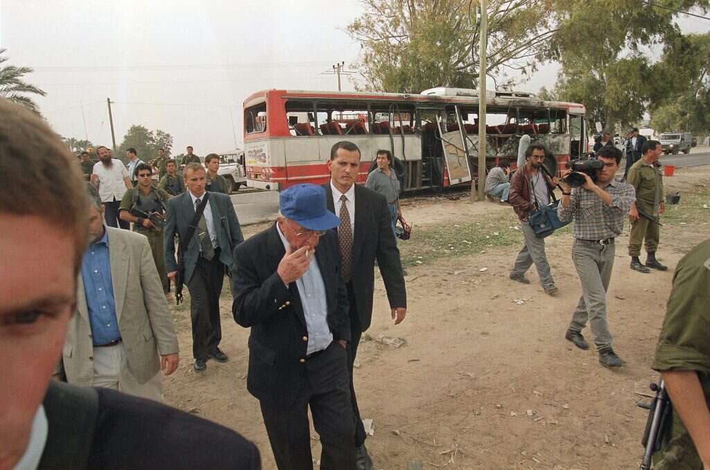 כתמי קלון לתהליך אוסלו. פיגוע טרור באוטובוס אגד בכפר דרום, 1995. | AP
