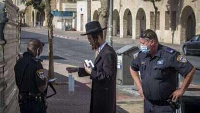 שוטרים בפעילות אכיפה בירושלים. | אוליבייה פיטוסי, פלאש 90