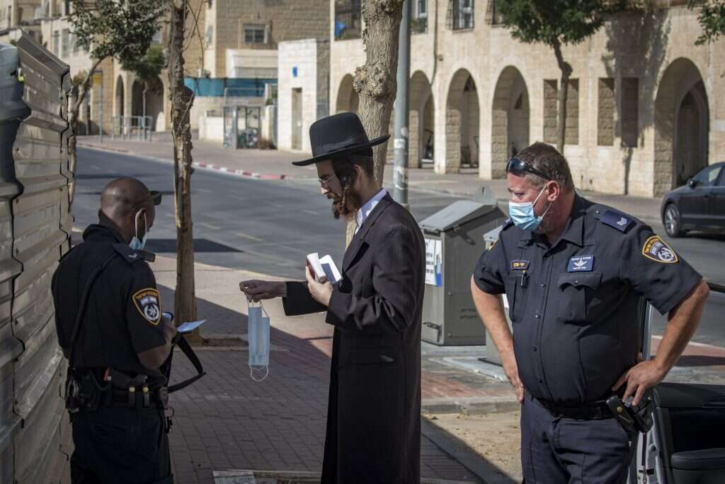 שוטרים בפעילות אכיפה בירושלים, השבוע. | אוליבייה פיטוסי, פלאש 90 שוטרים בפעילות אכיפה בירושלים, השבוע. | אוליבייה פיטוסי, פלאש 90