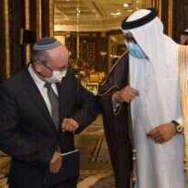 ראש המל"ל מאיר בן־שבת עם שר החוץ של בחריין עבד א־לטיף א־זיאני. | חיים צח, לע"מ