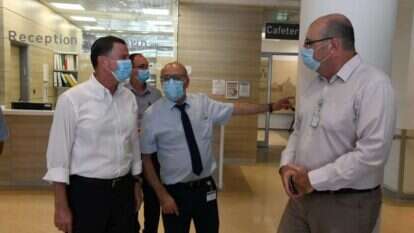 פרופ' חזי לוי (במרכז) בביקור בברזילי עם השר אדלשטיין באוגוסט. | דוד אביעוז, דוברות ברזילי