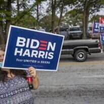 תומכי ביידן וטראמפ מחוץ לכנס בחירות באטלנטה, השבוע. | EPA