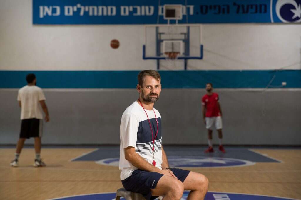 "לא מבינים שהספורט הוא גם אמצעי של אנשי חינוך להתקרב לתלמידים". שלומי גולדברג. | יונתן זינדל, פלאש 90