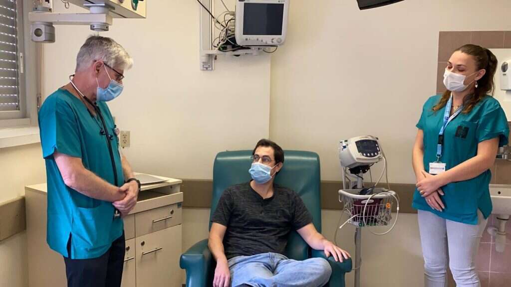 ענר הבוקר, רגעים לפני השחרור. | דוברות הדסה ענר הבוקר, רגעים לפני השחרור. | דוברות הדסה