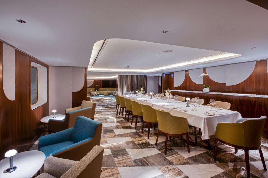 מלון "המלכה אליזבת' 2". | QE2