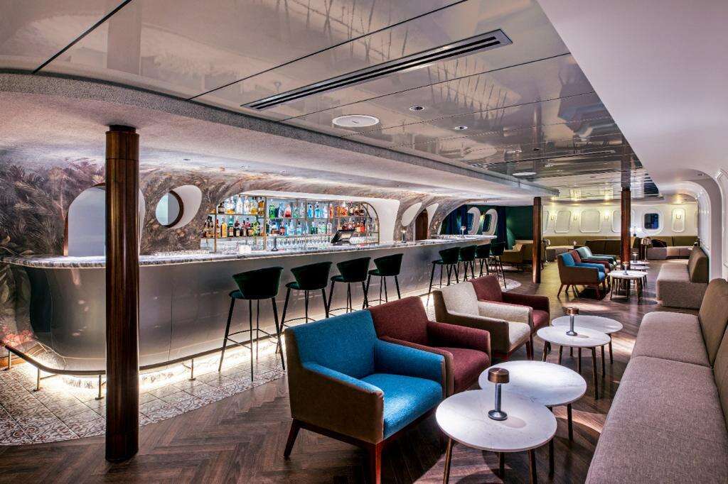 מלון "המלכה אליזבת' 2". | QE2