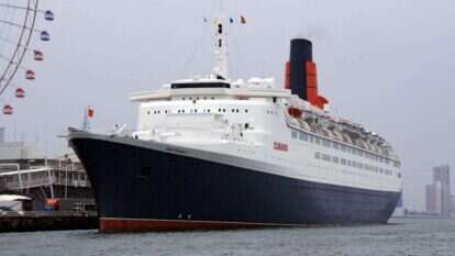 "המלכה אליזבת' 2" בדובאי. | ויקיפדיה