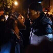 תומך טראמפ ותומך ביידן בעימות מחוץ לבית הלבן. | AFP