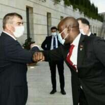 גבי אשכנזי ושר החוץ של מלאווי, אייזנהאואר מקאקה. | אבי חיון לעמ