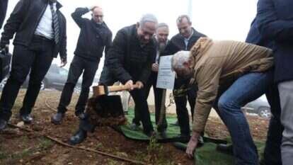 היחס השתנה. נתניהו עם זמביש בנתיב האבות, 2019. | מרק ישראל סלם