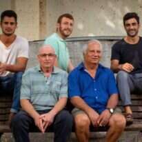 שחקני שעת נעילה עם ותיקי מלחמת יום הכיפורים. | אריק סולטן