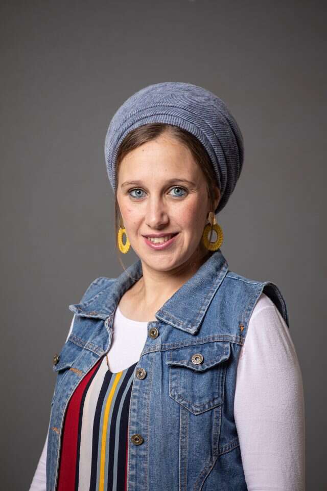 אביטל גולדשטיין. | אבישג שאר ישוב