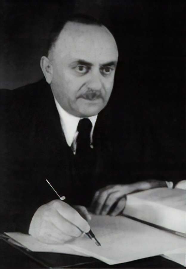 חכמים מעדיפים להימנע מכללים מוחלטים. השופט משה זמורה