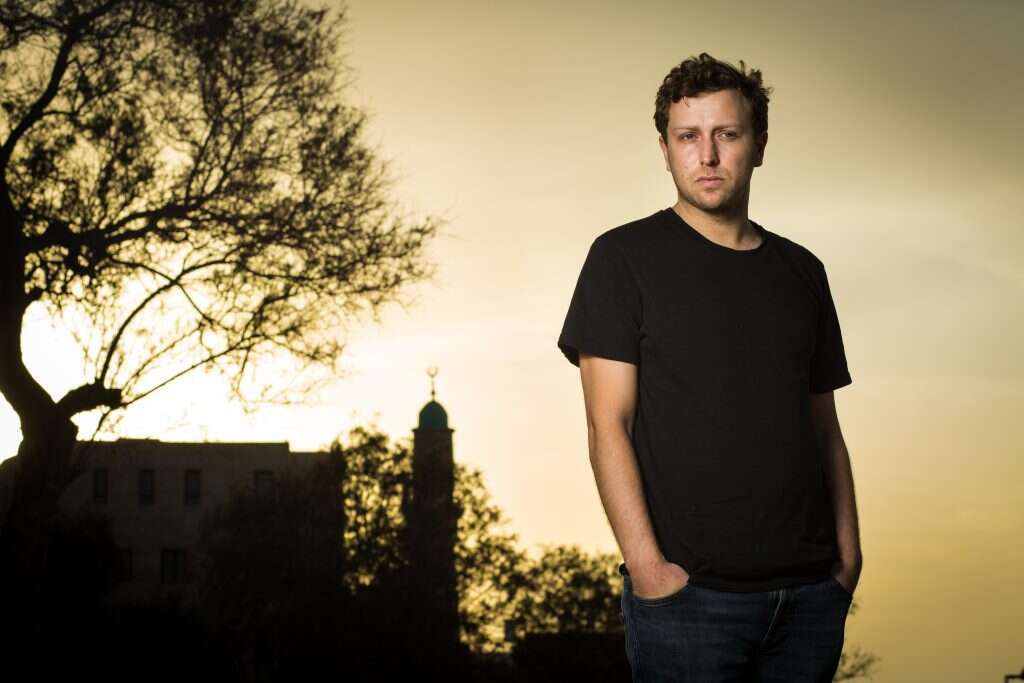 ניסיונות לברוח שוב ושוב למחוזות הדמיון. ליאור דיין. | אריק סולטן