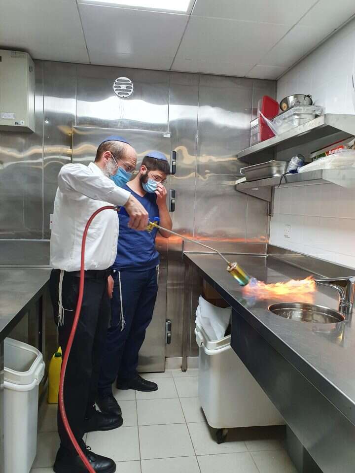 הכשרת המטבח במלון פאלאס בדובאי. | אסף גבור