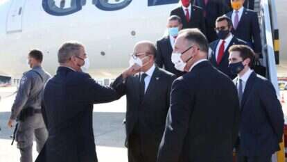 נחיתת המשלחת הבחריינית בישראל. | תמונות מירי שמעונוביץ, משרד החוץ