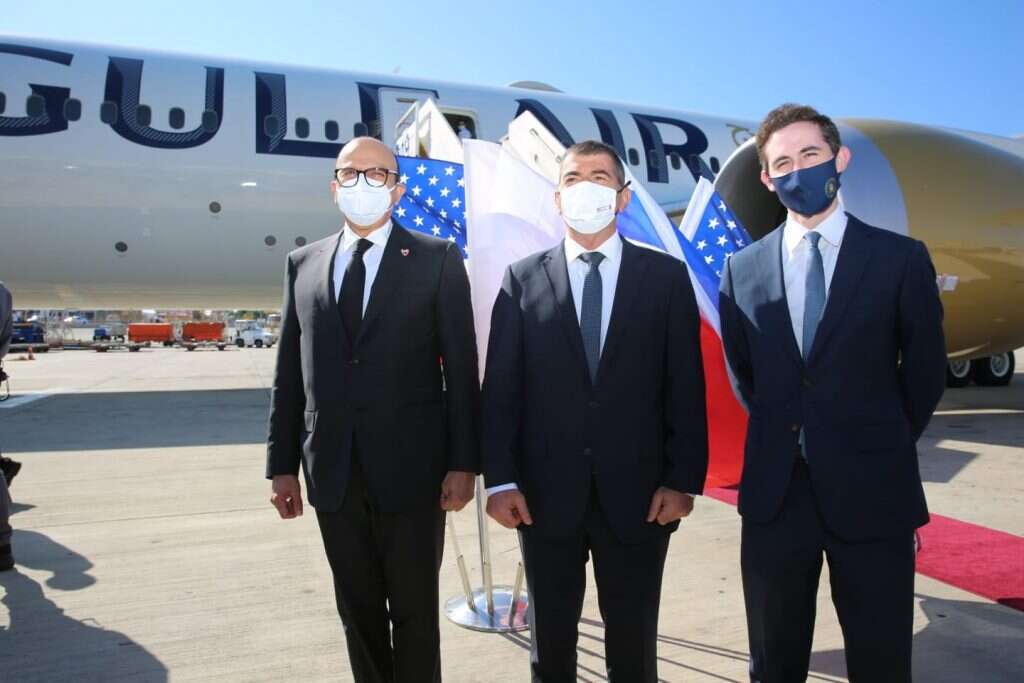 נחיתת המשלחת הבחריינית בישראל. | תמונות מירי שמעונוביץ, משרד החוץ