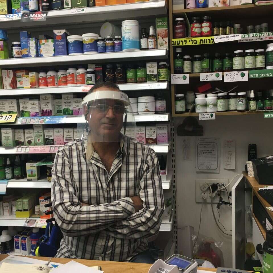 אלי גדניה. | יקי הפשטיין