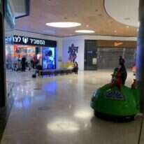 קניון מלחה, ביום חמישי. | יקי הפשטיין