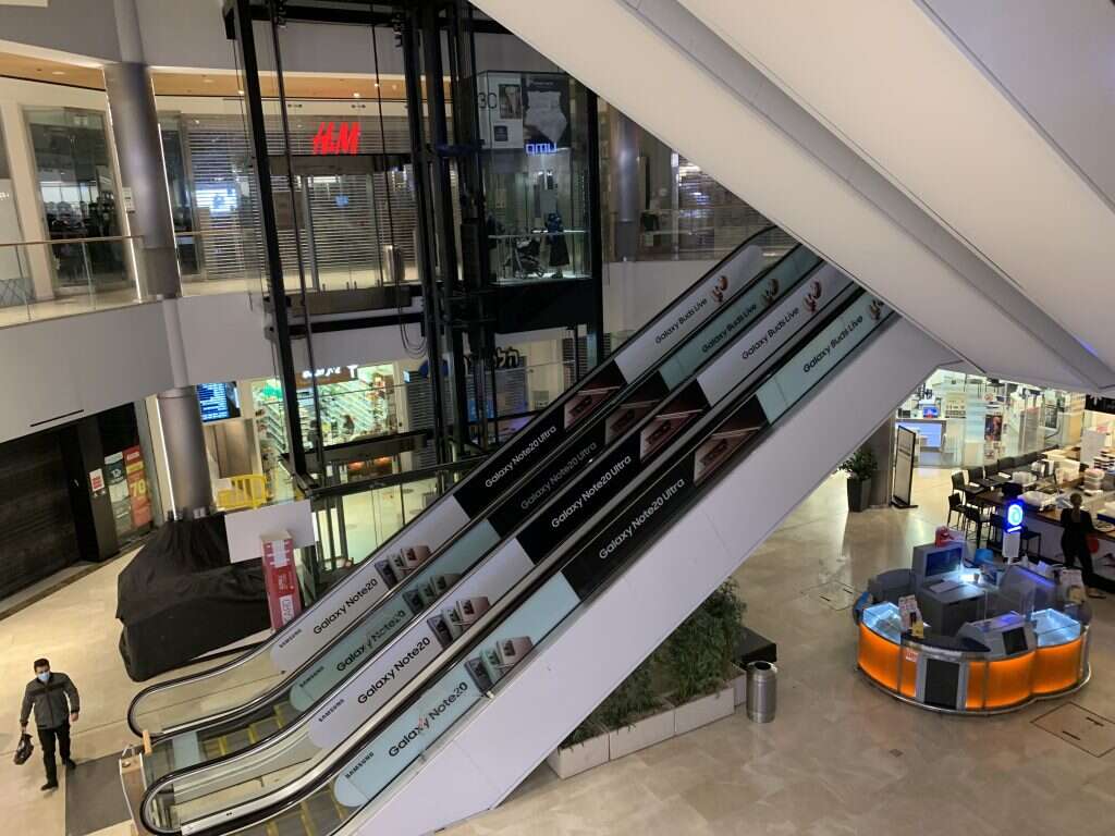 קניון מלחה, ביום חמישי. | יקי הפשטיין