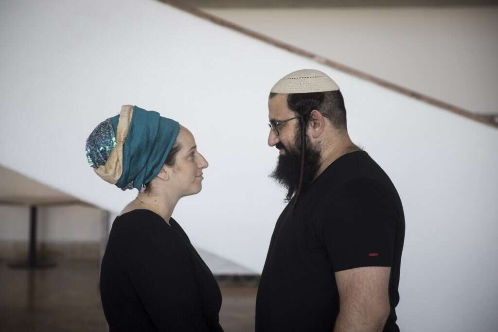 מאמינים שהמוזיקה היא שליחות. יעקב והודיה אסרף. | הדס פרוש, פלאש 90